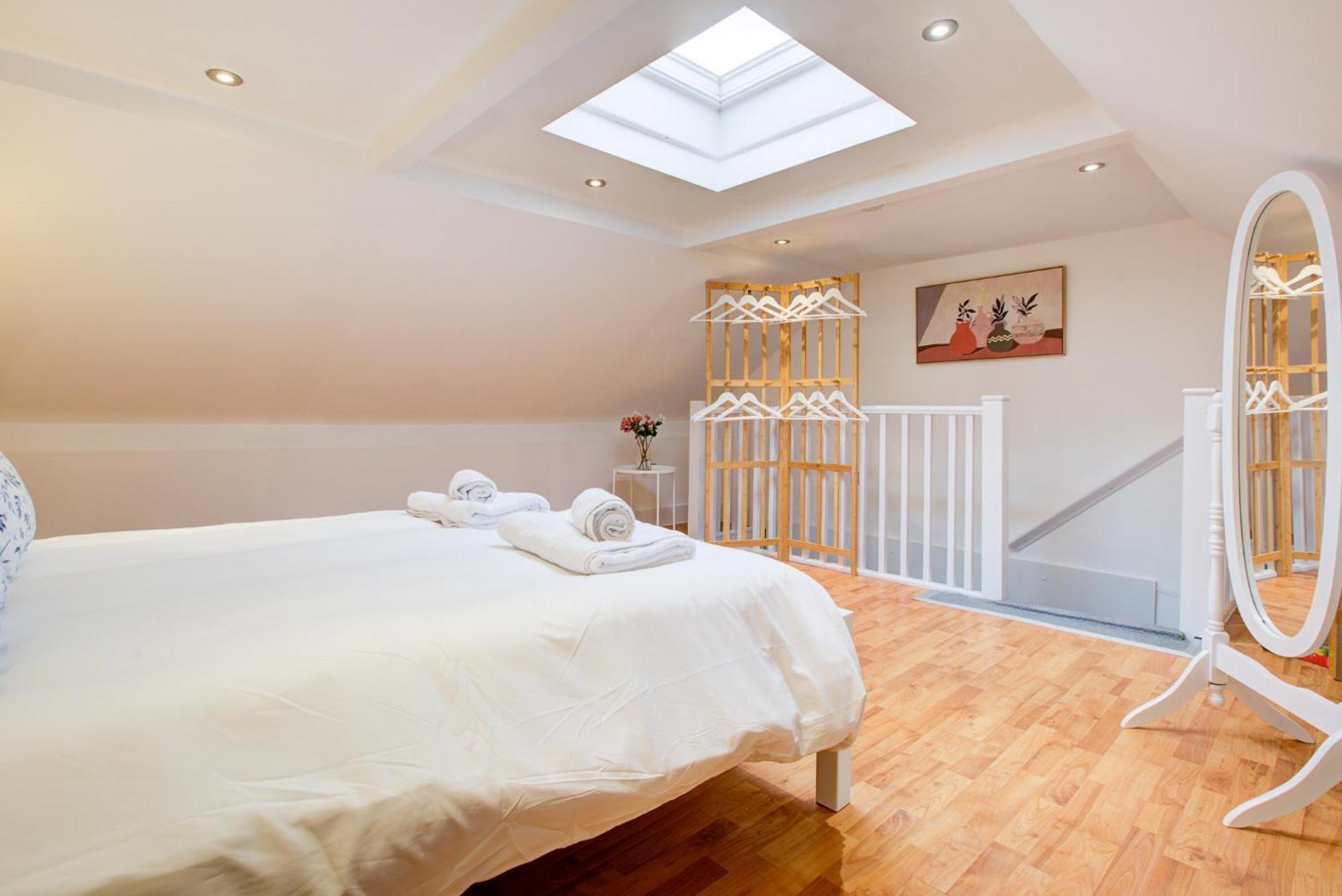 Wonderful Two-Bedroom Apartment London Eksteriør billede