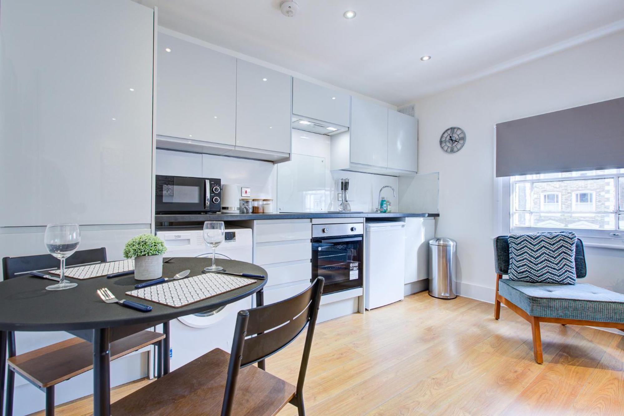 Wonderful Two-Bedroom Apartment London Eksteriør billede